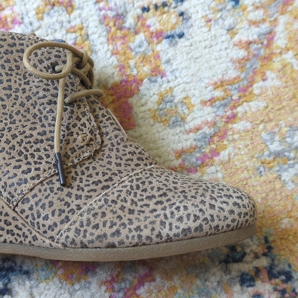 Toms Desert Chic Cheetah Printed Suede Lace Up Wedge Ankle Booties Tan Black 10 - Picture 11 of 16